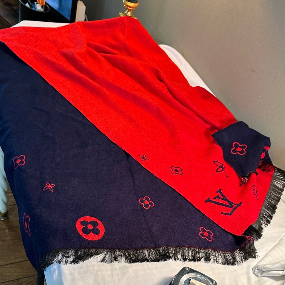 Silk Louis Vuitton Red & Navy Monogram Blanket Scarf